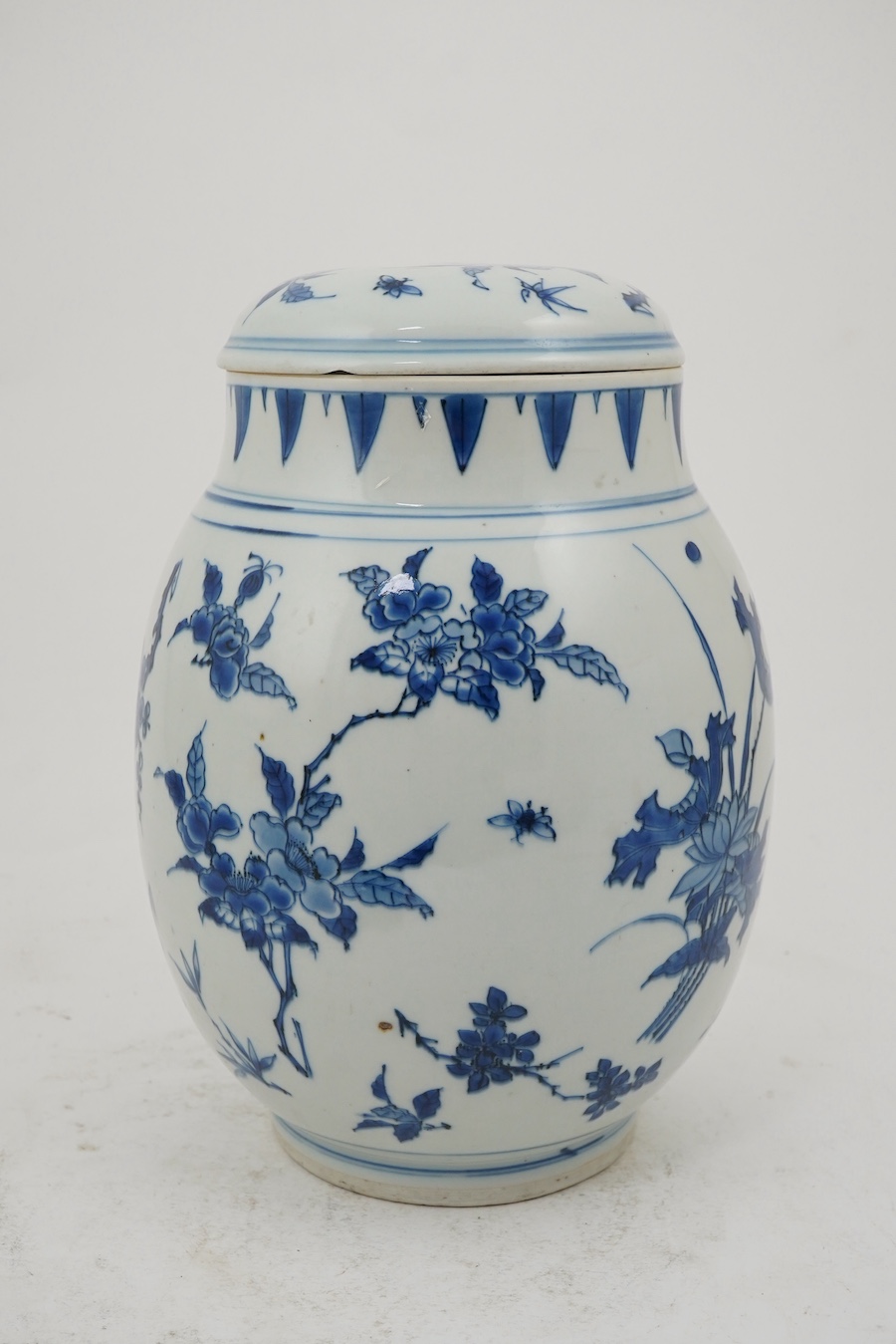 A large Chinese Transitional blue and white jar and cover, mid 17th century